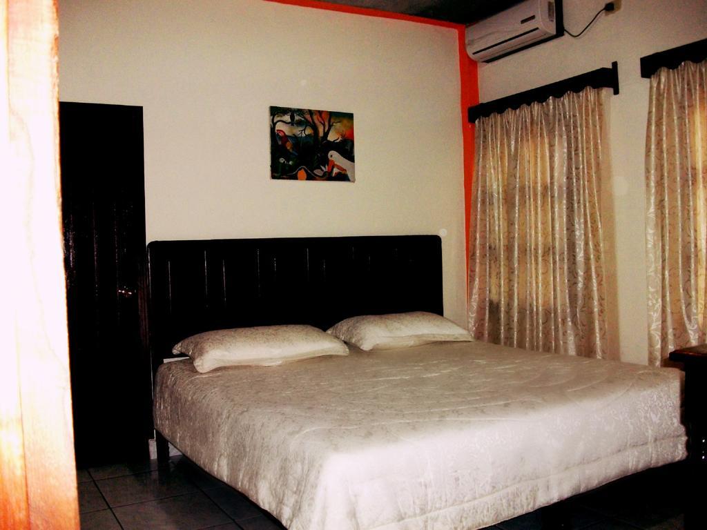 Hotel & Hostal Yaxkin Copán 객실 사진