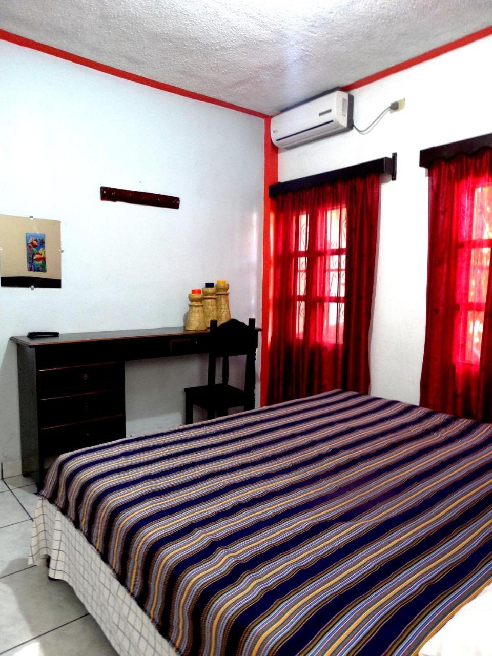 Hotel & Hostal Yaxkin Copán 외부 사진